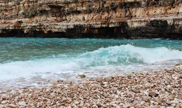الشاطئ اللبناني يشهدّ اليوم من ارتفاع الأمواج والمخاطر المرافقة لحركة التيارات البحرية
