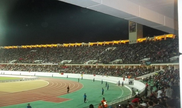  لبنان اليوم - إيقاف مباراة سانت إيتيان ضد ليون مؤقتًا بعد إصابة مساعد الحكم