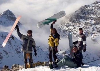  لبنان اليوم - التزلّج في لبنان أصبح للميسورين فقط وانتعاش محدود لموسم السياحة الشتوية بسبب المغتربين