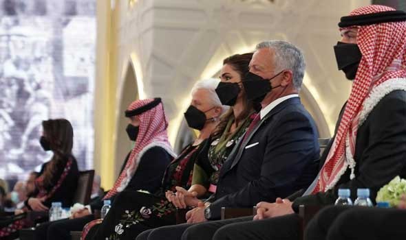  لبنان اليوم - الملكة رانيا تلتقي مجموعة من مصمّمي حلول مبتكرة خلال زيارتها "تويلف ديغريز"