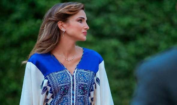 الملكة رانيا تخطف الأنظار بإطلالاتها الراقية المناسبة لشهر رمضان