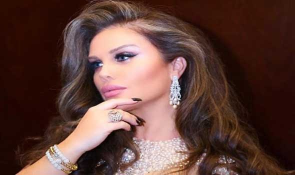 نيكول سابا تمازح الجمهور بأحدث جلسة تصوير