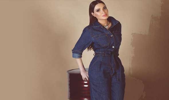  لبنان اليوم - القماش الجينز يهيمن على الموضة لصيف 2023