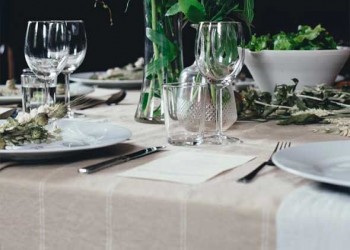 لبنان اليوم - أفكار أنيقة لاستخدام الشمعدانات في ديكور حفلات الزفاف لإضفاء أجواء راقية ودافئة