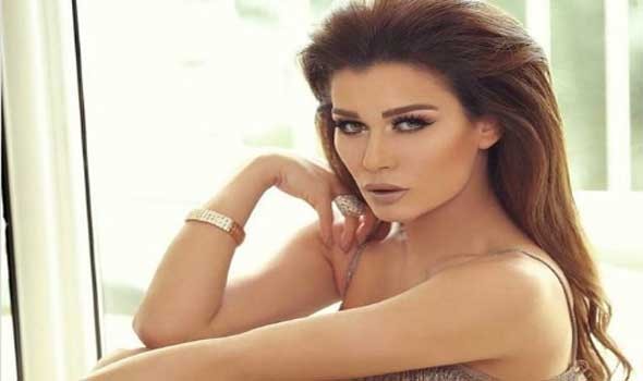  لبنان اليوم - التواصل الاجتماعي تضُج في الساعات الأخيرة بخبر إنفصال اللبنانية نادين الراسي عن خطيبها