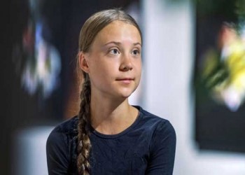 لبنان اليوم - الشرطة البريطانية تعتقل الناشطة السويدية غريتا ثانبيرغ خلال مظاهرة مؤيدة للفلسطينيين في لندن