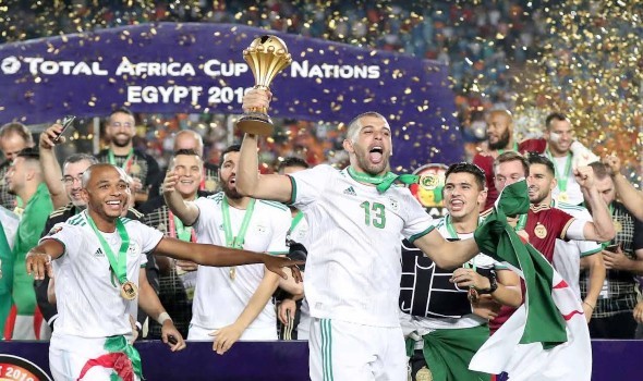  لبنان اليوم - الجزائر تتوج بطولة كأس العرب للمرة الأولى في تاريخها بعد تغلبها على تونس بهدفين نظيفين