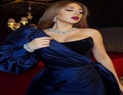  لبنان اليوم - ميريام فارس تَخطف الأنظار بفستان باللون الأزرق القاتم