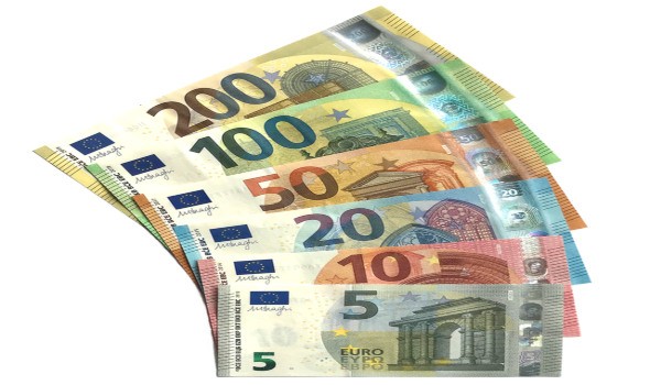  لبنان اليوم - هبوط سعر اليورو أمام الدولار عقب قرار المركزي الأوروبي