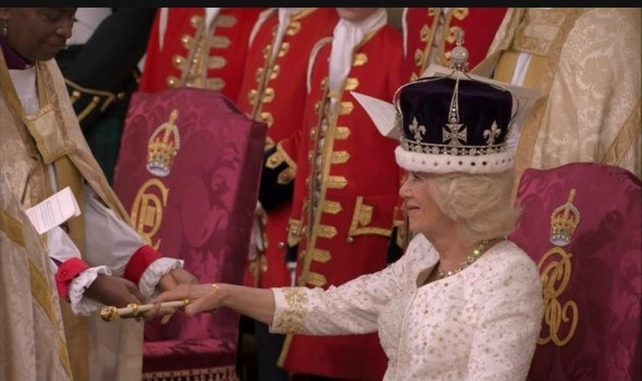 الملكة كاميلا رفيقة درب الملك تشارلز تتوّج رسميًا على بريطانيا