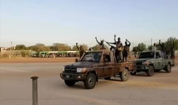 قوات الدعم السريع يقصف مراكز إيواء للنازحين بمدينة الفاشر السودانية