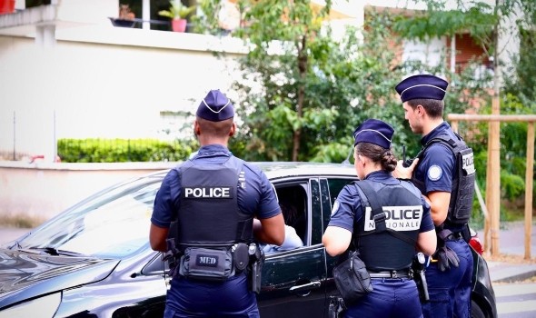  لبنان اليوم - سيارة تدهس 3 من مشجعي باريس سان جرمان تم إحراقها