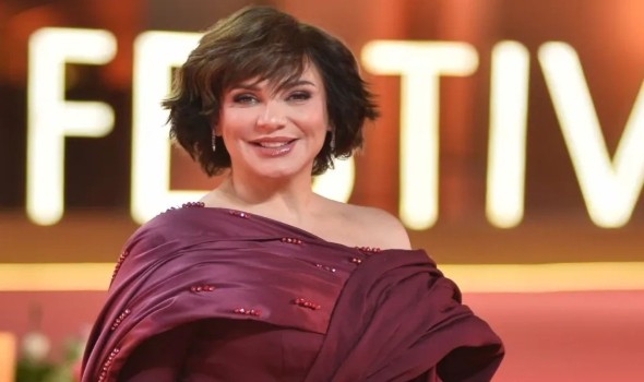 الفنانة السورية سلاف فواخرجي تؤكد أنها لم تقم بتقديم لجوء سياسي في أي بلد