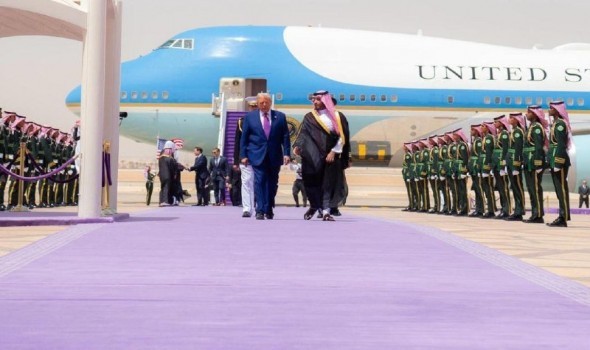 ترامب و بن سلمان بوقّعان  اتفاقية شراكة اقتصادية استراتيجية عشية القمة الخليجية الأميركية في الرياض