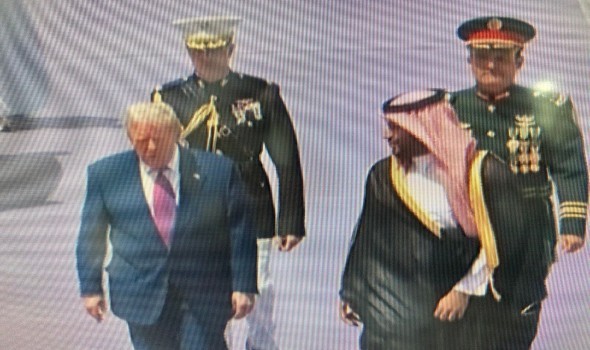الرئيس ترامب في الرياض في زيارة تاريخية تعكس عمق العلاقات وبداية تحوّل لعالم جديد في المنطقة