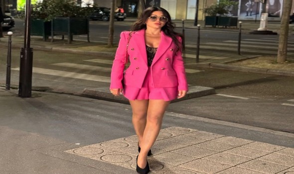  لبنان اليوم - أفكار مختلفة لارتداء اللون الوردي في الصيف