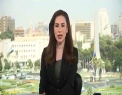  لبنان اليوم - مذيعة تلفزيون سوريا تغادر الاستوديو اثناء الغارات الاسرائيلية على مقر وزارة الدفاع بدمشق