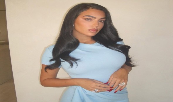 جورجينا رودريغيز تتألق في عرض منى الشبل ضمن أسبوع الأزياء في الرياض