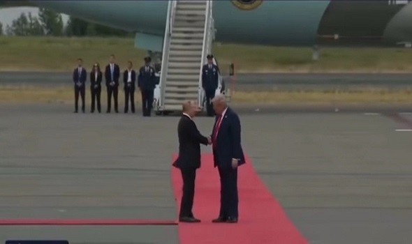  لبنان اليوم - ترمب يشيد باستعداد بوتين للسلام ويتهم زيلينسكي بعرقلة المفاوضات والكرملين يرحّب