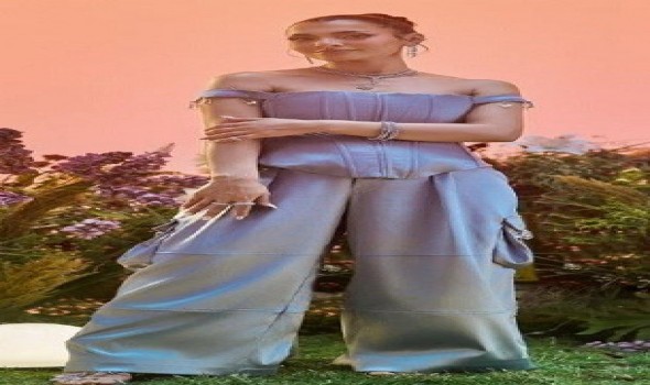 أزياء كارمن سليمان أناقة معاصرة بنكهة شبابية وجرأة في اختيار الأزياء