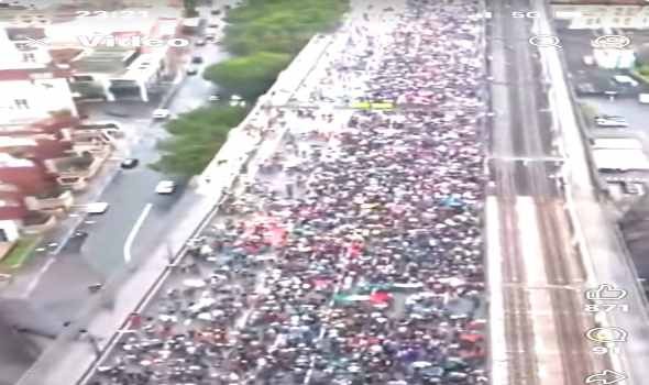  لبنان اليوم - عشرات الآلاف يتظاهرون في سيدني دعماً لفلسطين بعد قرار قضائي "تاريخي" بالسماح بالمسيرات