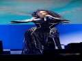  لبنان اليوم - ميريام فارس بإطلالة جريئة وتصاميم بيار خوري تبرز اختلاف الأسلوب بينها وبين ياسمين صبري