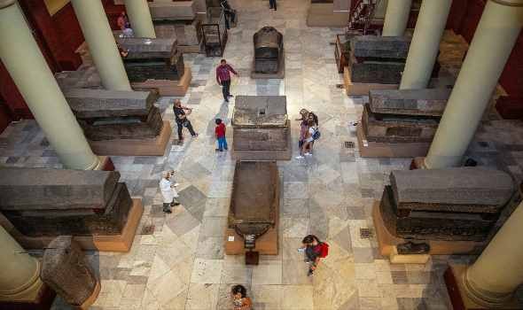 التحقيقات تكشف تفاصيل جديدة في واقعة اختفاء أسورة الملك أمنموبي من المتحف المصري في التحرير