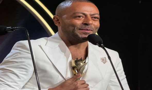 تامر عاشور يتألق في الموريكس دور 2025 ويحصد جائزة نجم الغناء العربي وسط أجواء احتفالية في بيروت