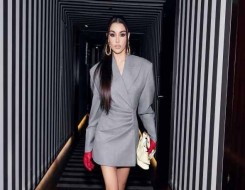  لبنان اليوم - فستان البليزر القصير يخطف أنظار نجمات خريف 2025