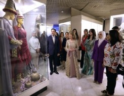  لبنان اليوم - السيدة الاولى تعتبر الازياء العراقية تجسيد للهوية الوطنية والتراث الشعبي
