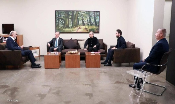  لبنان اليوم - أشرف ريفي يزور سمير جعجع في معراب لبحث المستجدات اللبنانية والإقليمية