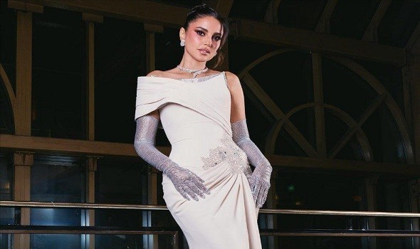  لبنان اليوم - أضيفي لمسة القفازات لإطلالاتك على خطى النجمة درة