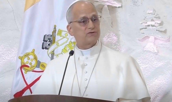  لبنان اليوم - البابا لاون الرابع عشر يدعو من بيروت إلى المصالحة وصمود الشباب وبقاء لبنان نموذجاً للعيش المشترك